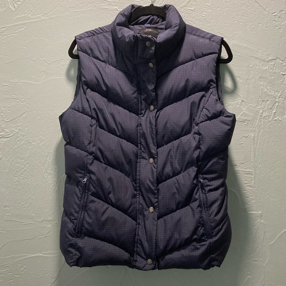 GAP
Outdoor Edition- Winter Warmth
Large but snug fit
Blue w white polka dots - Picture 1 of 6